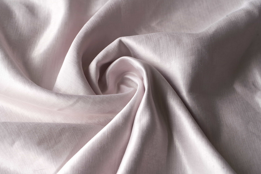 Silk-linen: a summer essential embodying quiet luxury